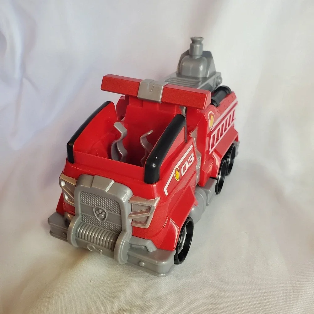 Paw Patrol Deluxe Transforming Vehicle Fire‎ Truck Marshall Action Figure